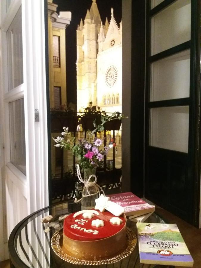 فندق Albany Ancha ليون المظهر الخارجي الصورة The view from the window of the room where the first mass was celebrated