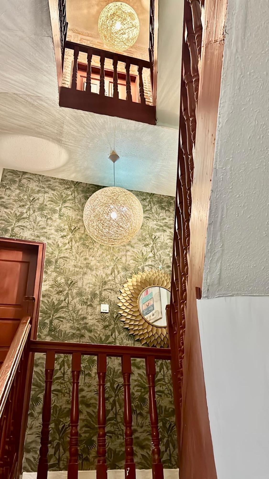 فندق Albany Ancha ليون المظهر الخارجي الصورة A light fixture